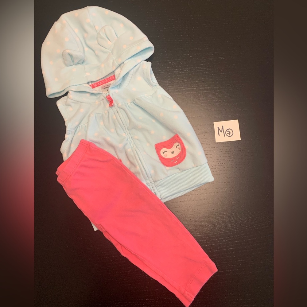 ⭐️2/$8.00⭐️ Carter’s 9m Vest with Pants Set